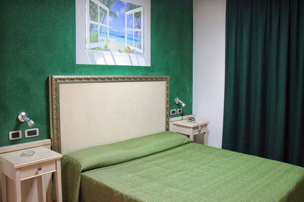 Orange Motel Vergiate Luaran gambar