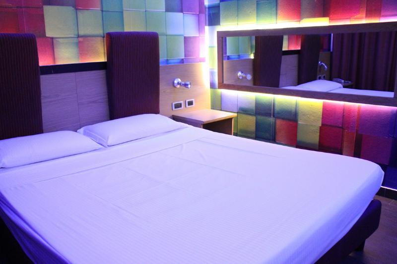 Orange Motel Vergiate Luaran gambar