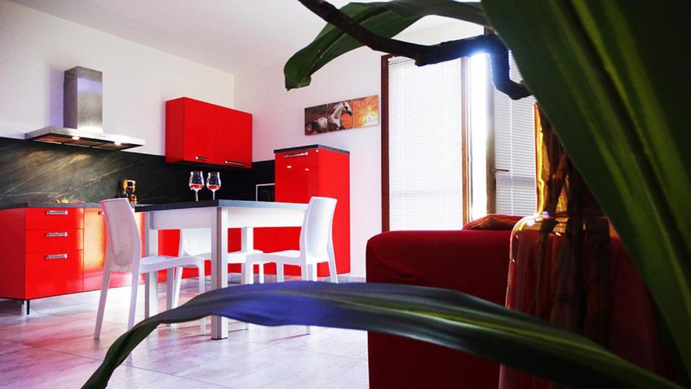 Orange Motel Vergiate Luaran gambar
