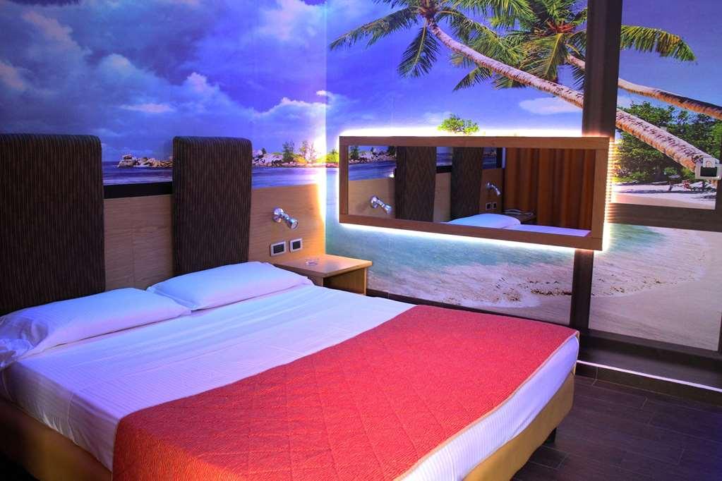 Orange Motel Vergiate Bilik gambar